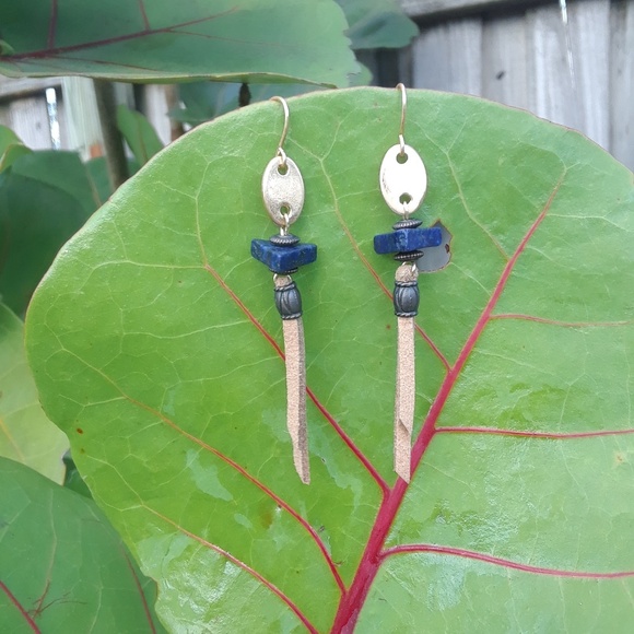 Lapis lazuli and suede dangle earrings - Picture 2 of 4